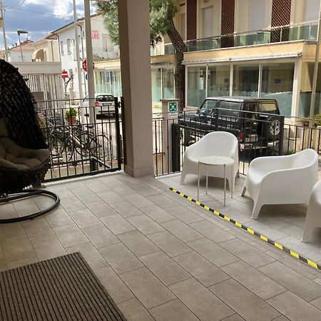 Hotel Bed And Book Rimini Ngoại thất bức ảnh