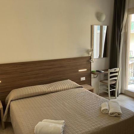 Hotel Bed And Book Rimini Ngoại thất bức ảnh