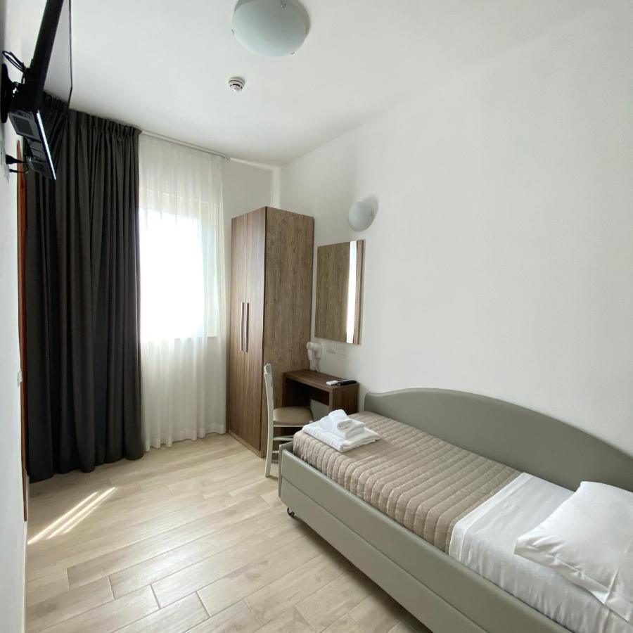 Hotel Bed And Book Rimini Ngoại thất bức ảnh