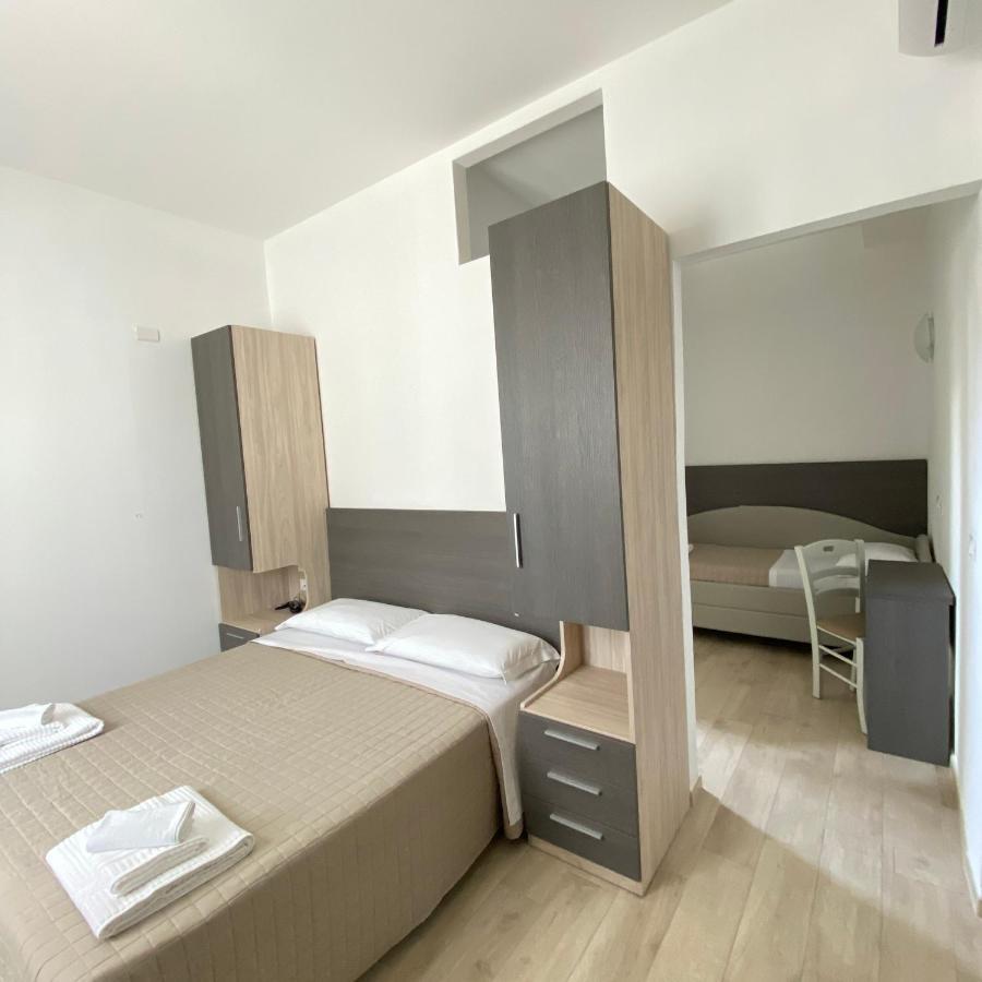 Hotel Bed And Book Rimini Ngoại thất bức ảnh