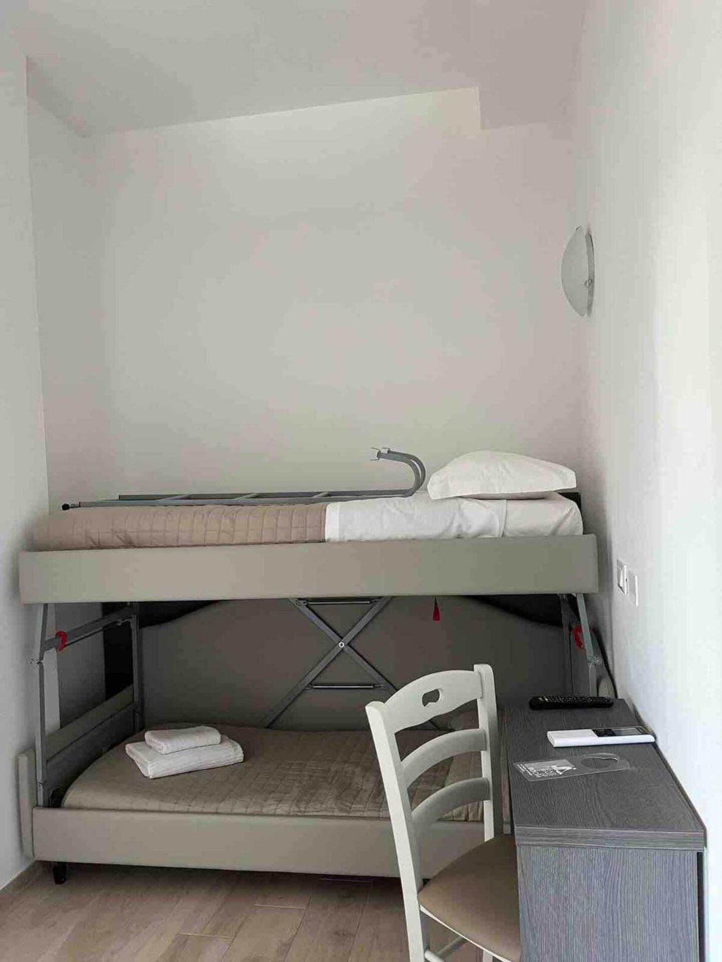 Hotel Bed And Book Rimini Ngoại thất bức ảnh