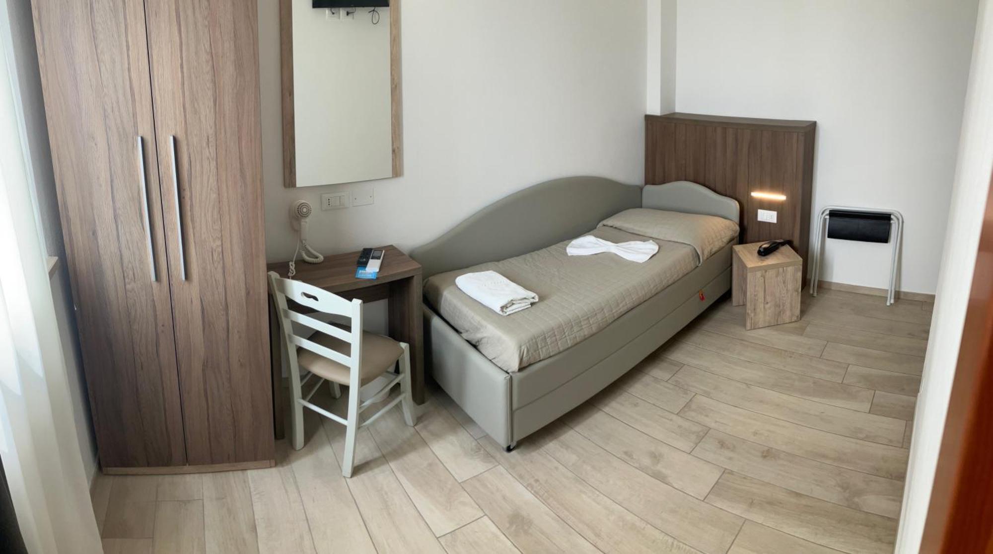 Hotel Bed And Book Rimini Ngoại thất bức ảnh