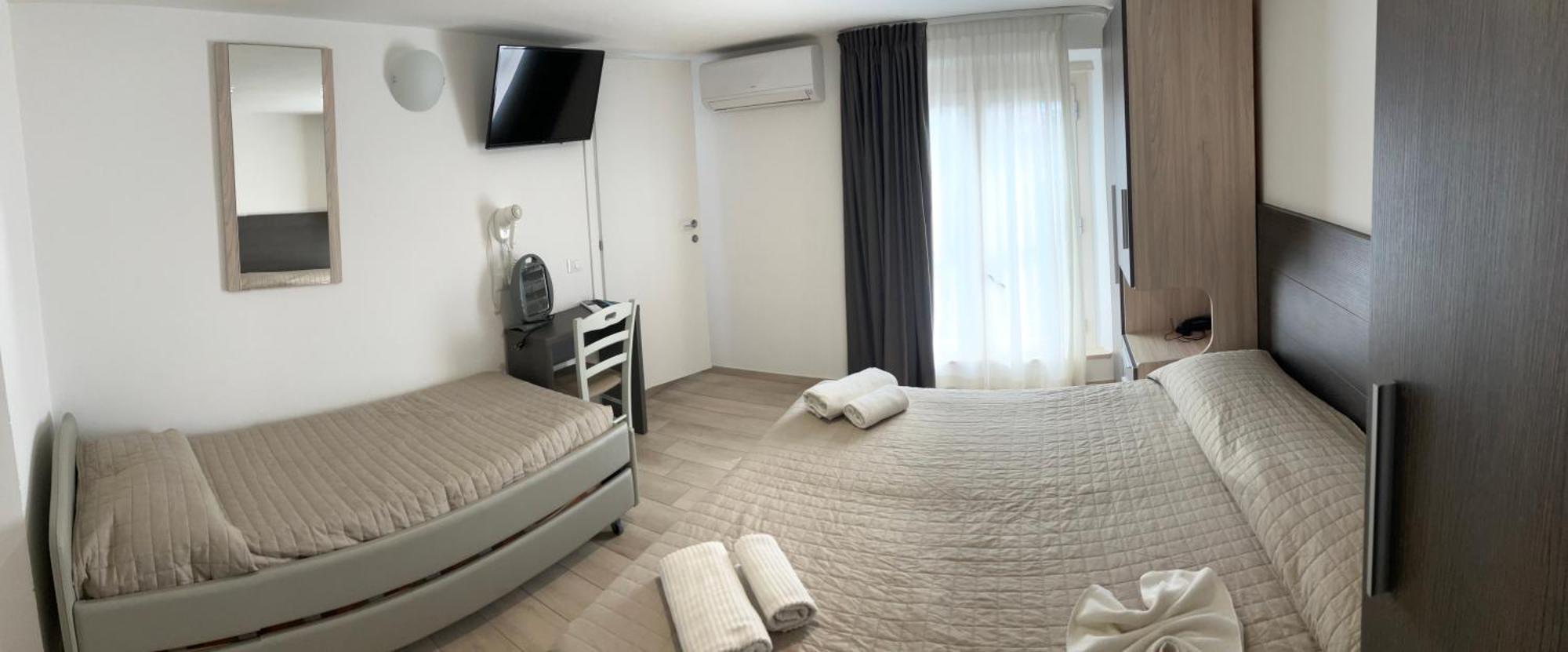 Hotel Bed And Book Rimini Ngoại thất bức ảnh