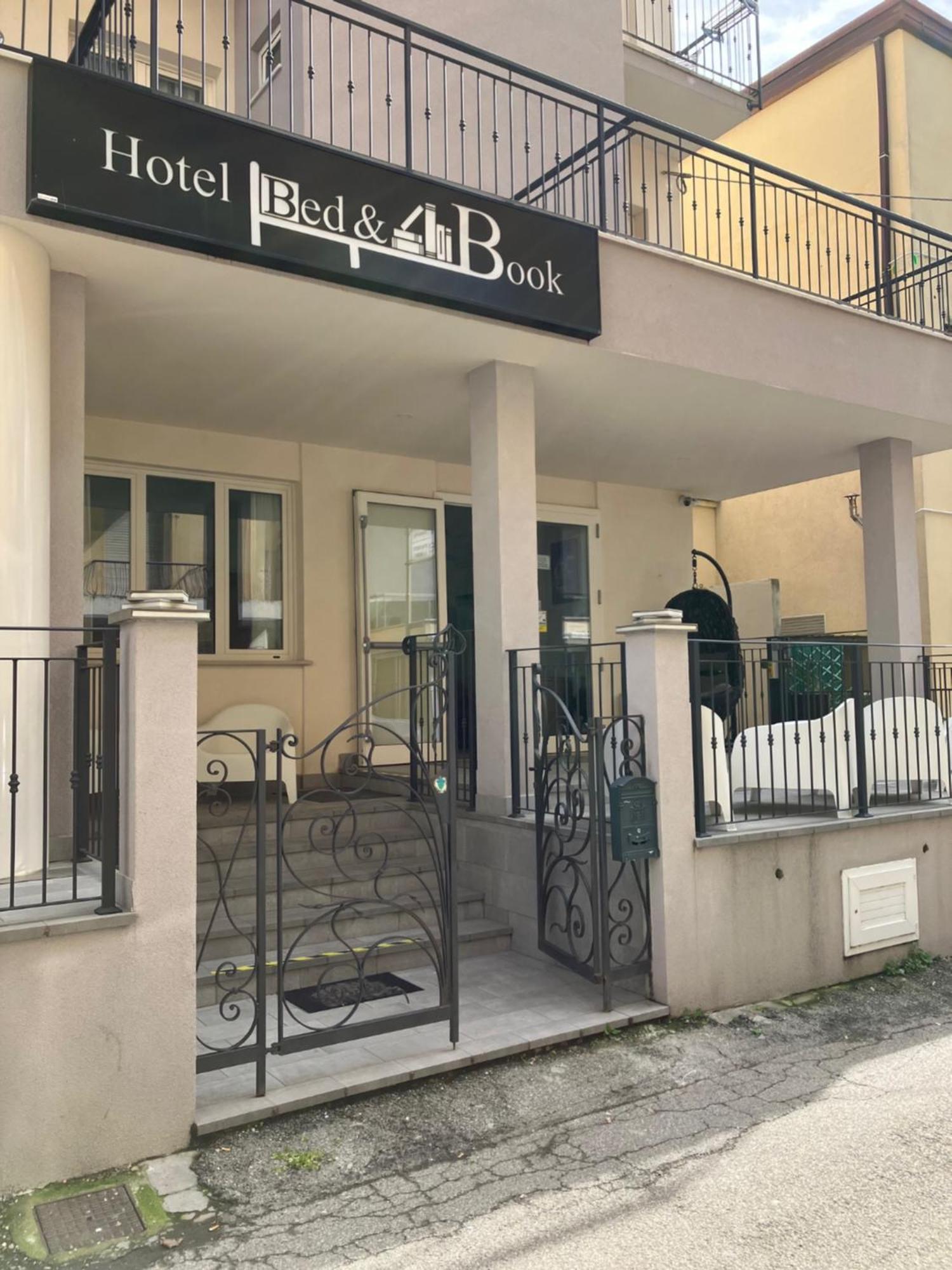 Hotel Bed And Book Rimini Ngoại thất bức ảnh