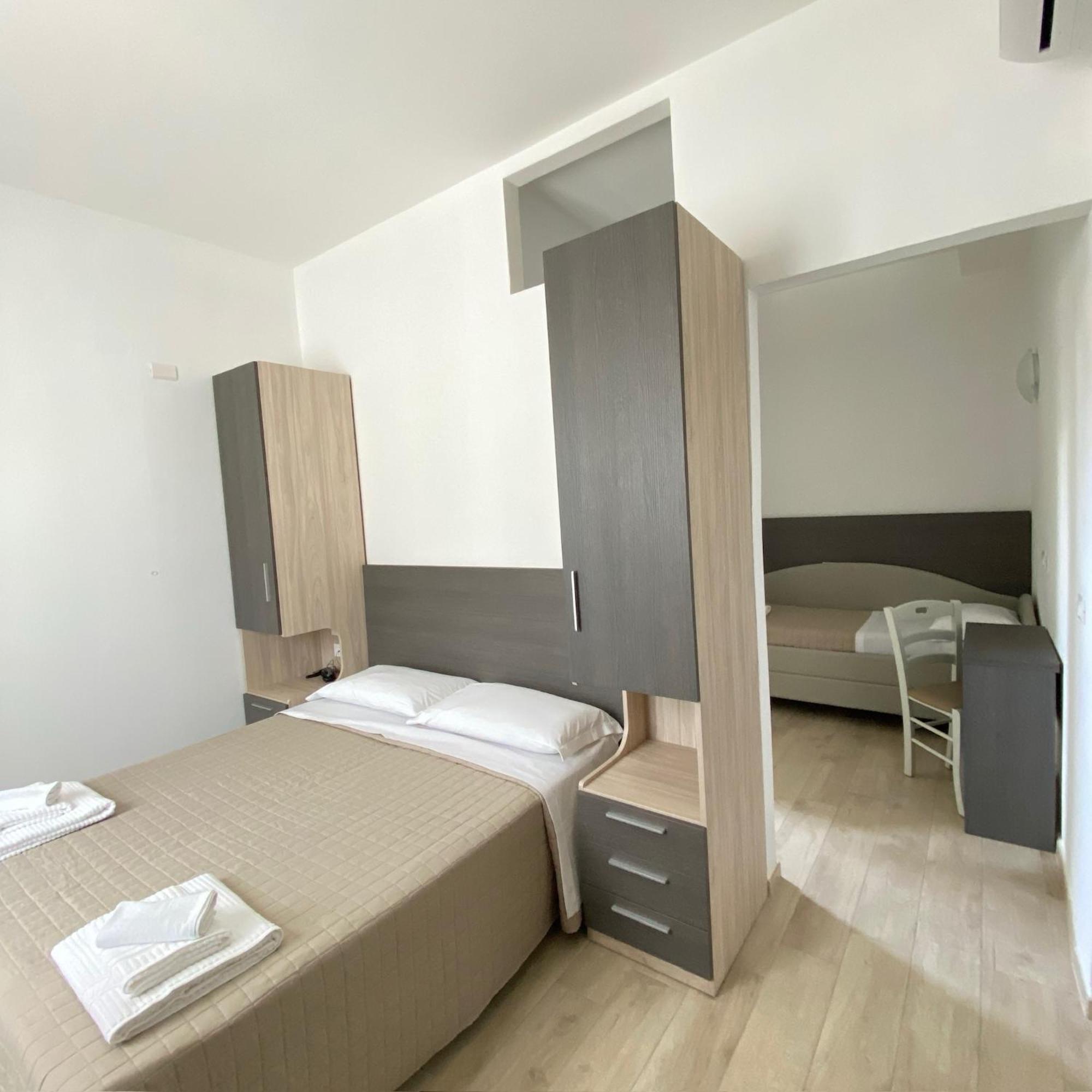 Hotel Bed And Book Rimini Ngoại thất bức ảnh