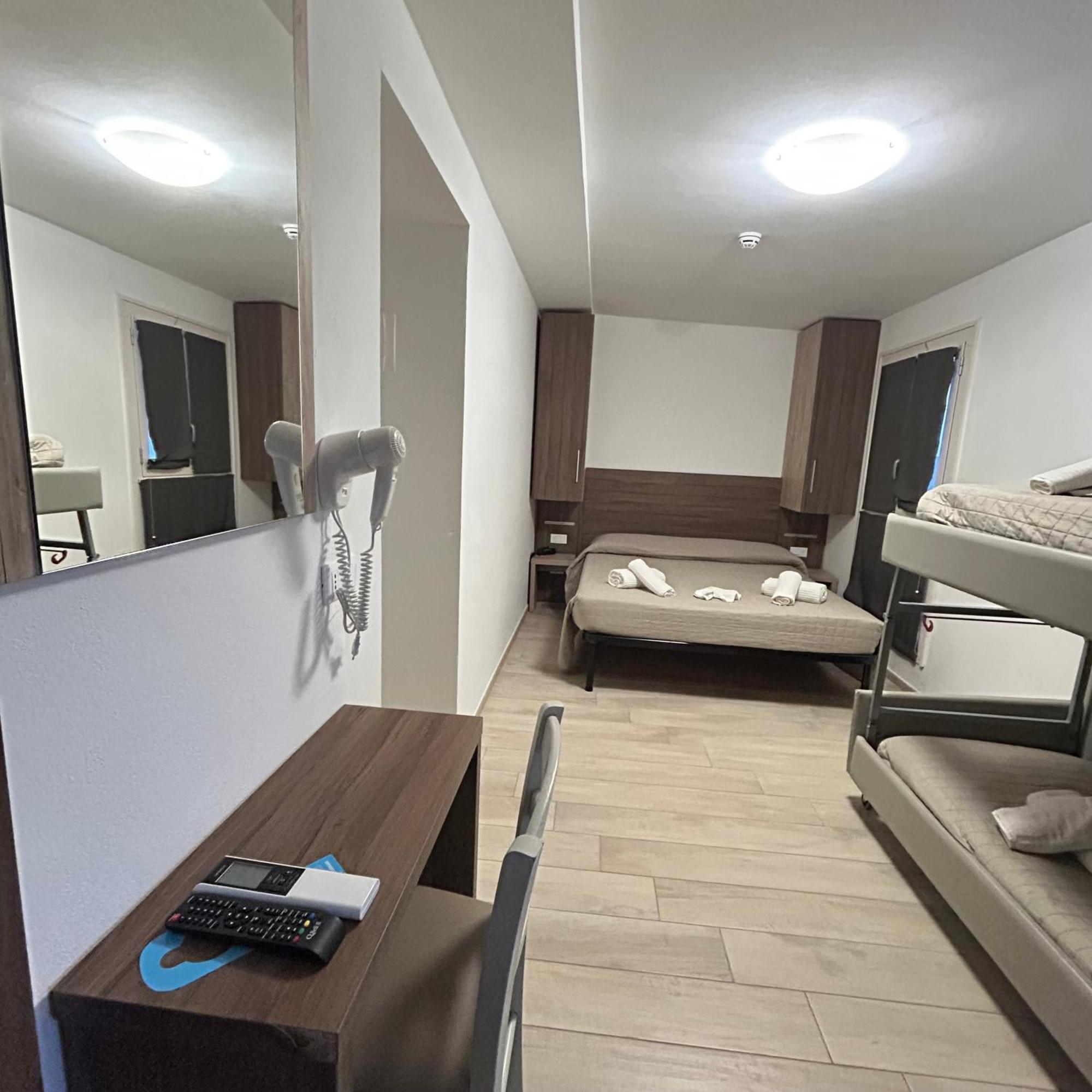 Hotel Bed And Book Rimini Ngoại thất bức ảnh
