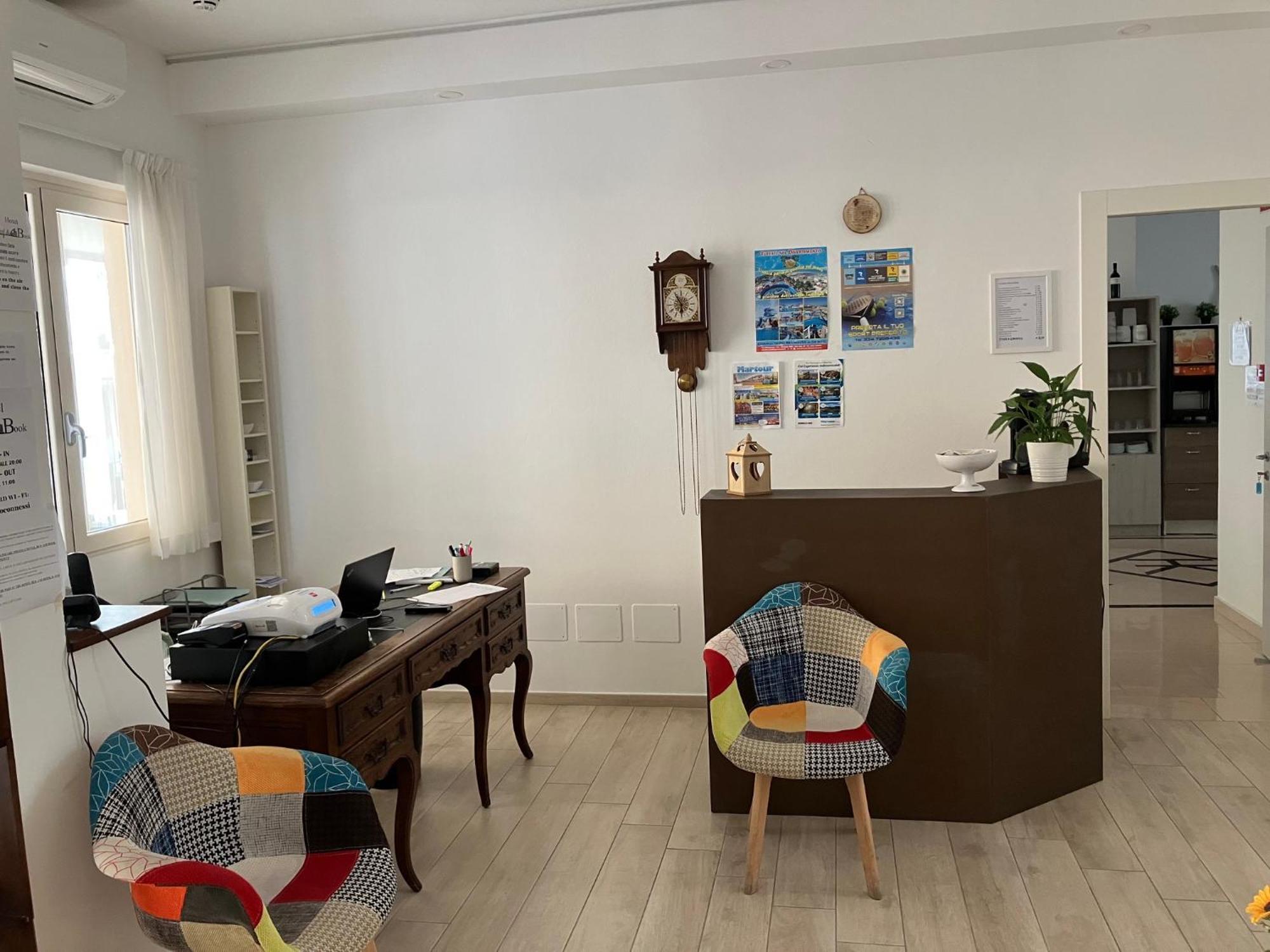 Hotel Bed And Book Rimini Ngoại thất bức ảnh